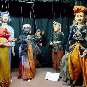 Practical Puppet-Watching Experience: The Puppeteer’s Secrets